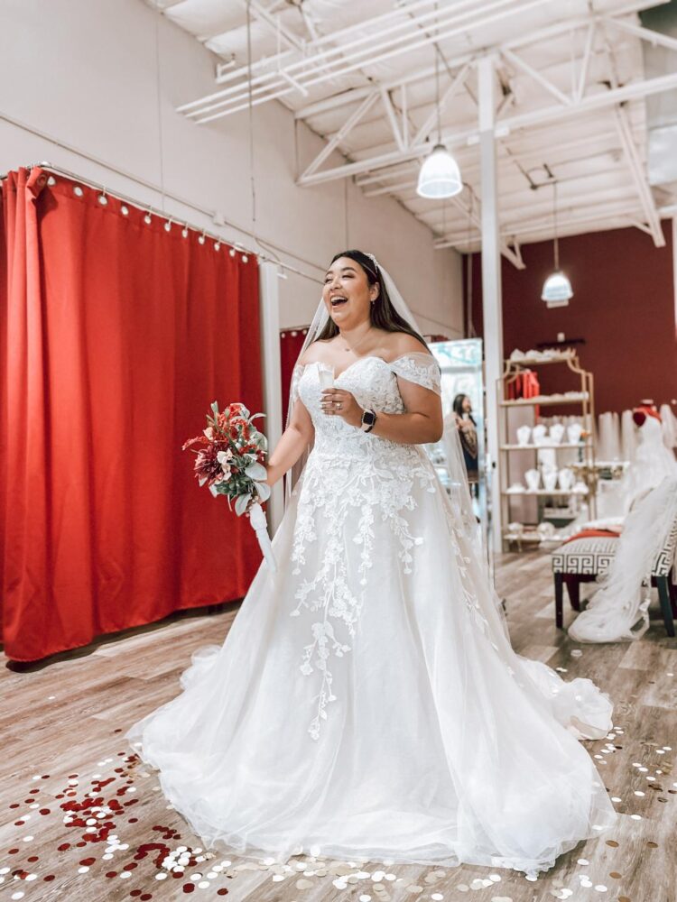 Customer experience bride in lace and tulle wedding dress